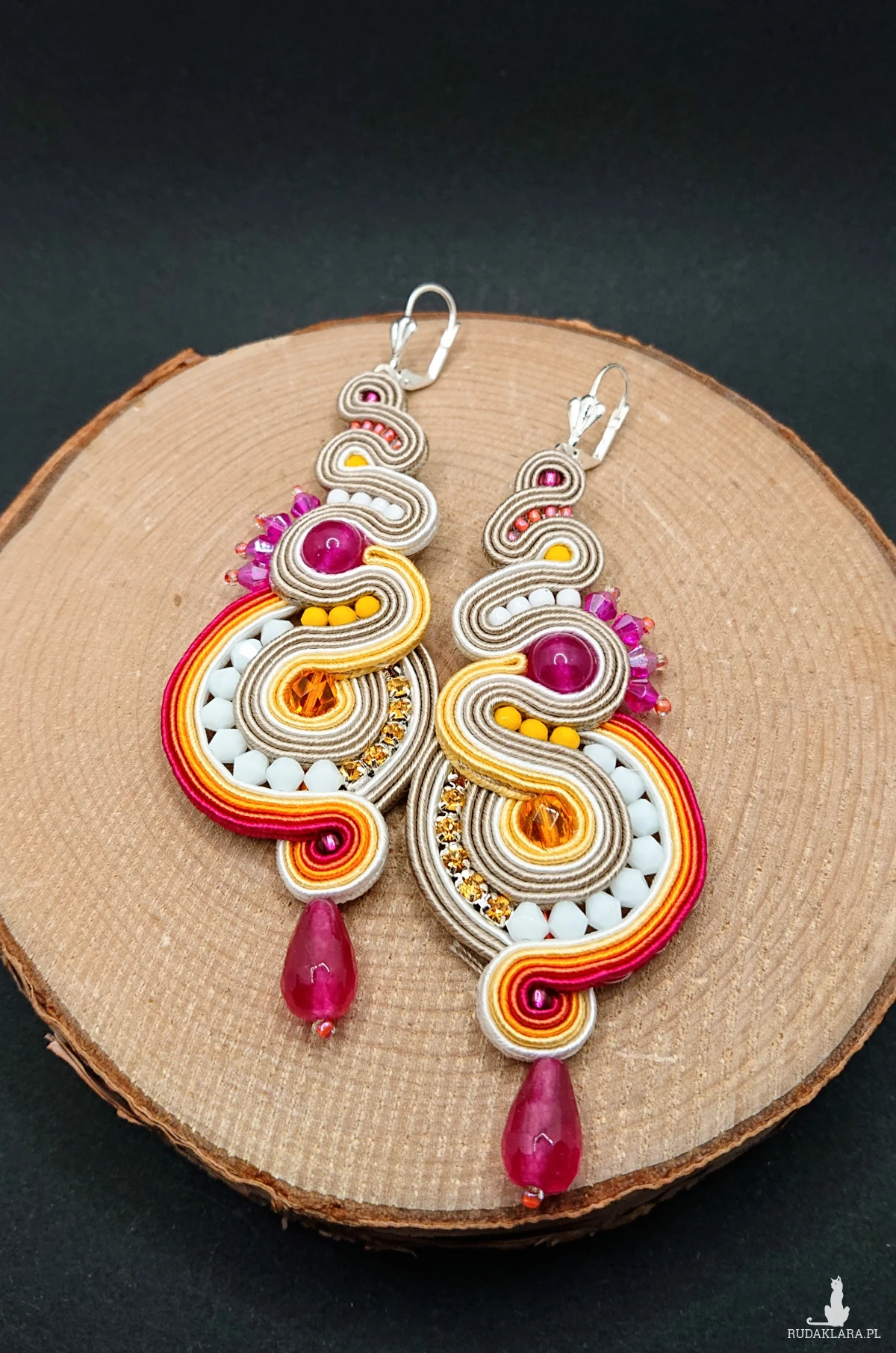 BEŻOWO-KOLOROWE KOLCZYKI SUTASZ Z JADEITAMI